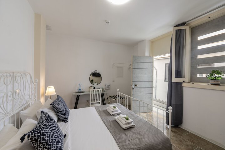 Room 20 of 35