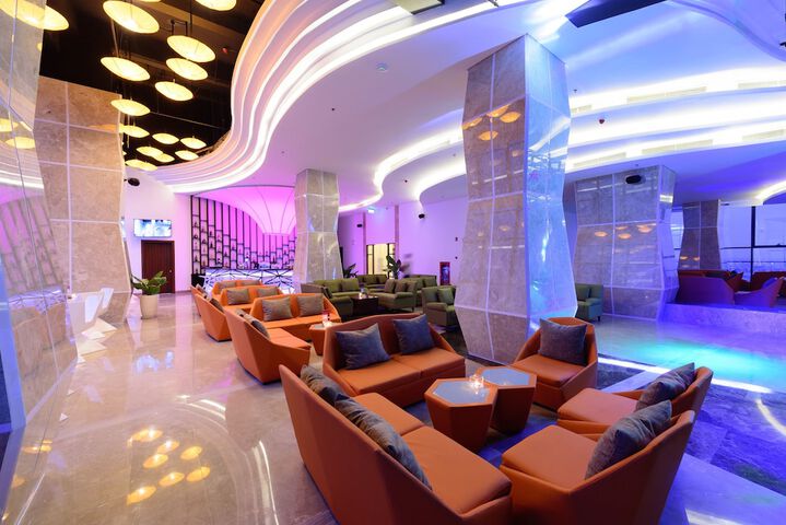Lounge 75 of 101