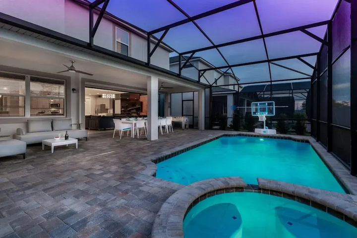 Pool 15 of 30
