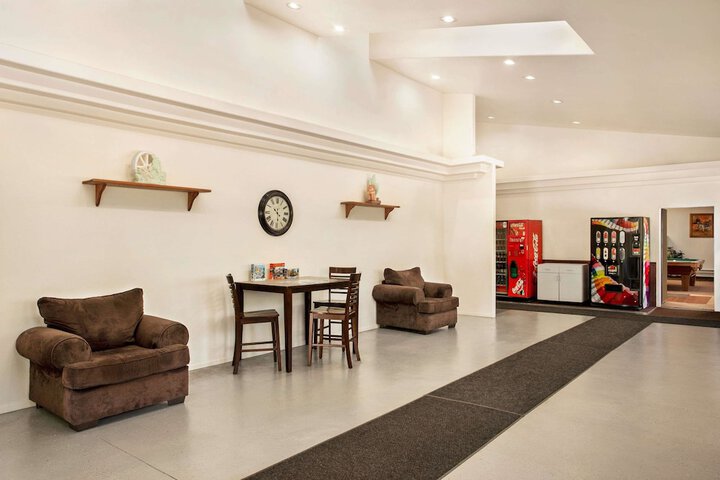 Hotel Interior 4 of 11