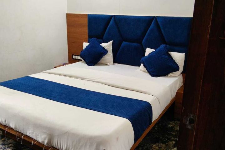 Room 5 of 20