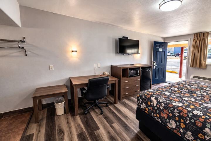 Room 13 of 25