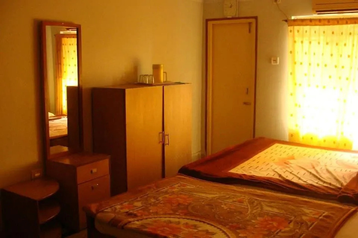 Room 3 of 5
