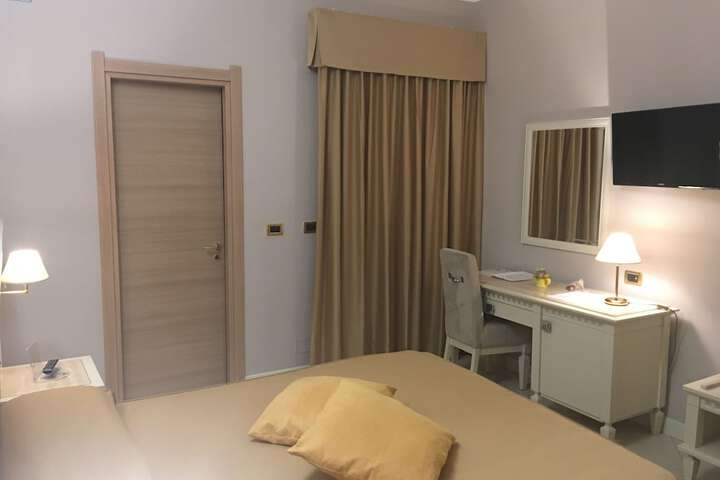 Room 30 of 188