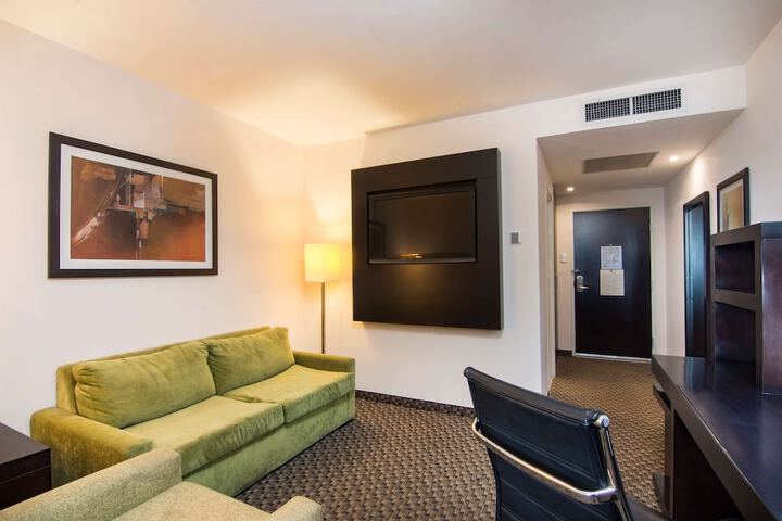 Room 19 of 43