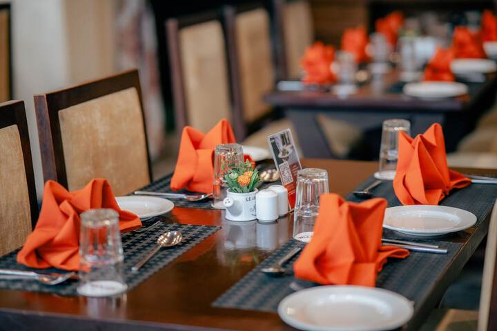 Dining 42 of 63