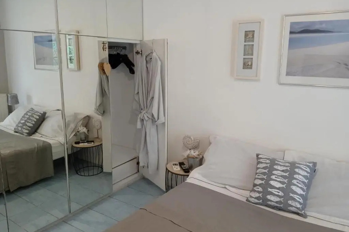Room 2 of 23