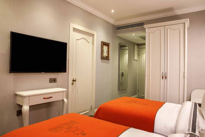 Room 49 of 130