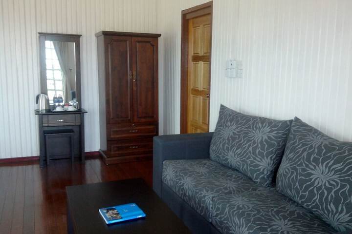 Room 27 of 114