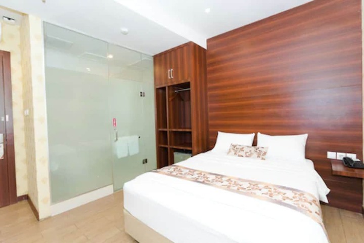 Room 6 of 20