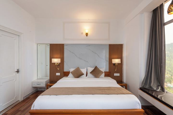 Room 4 of 52
