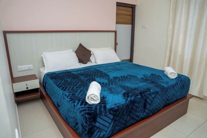 Room 15 of 37