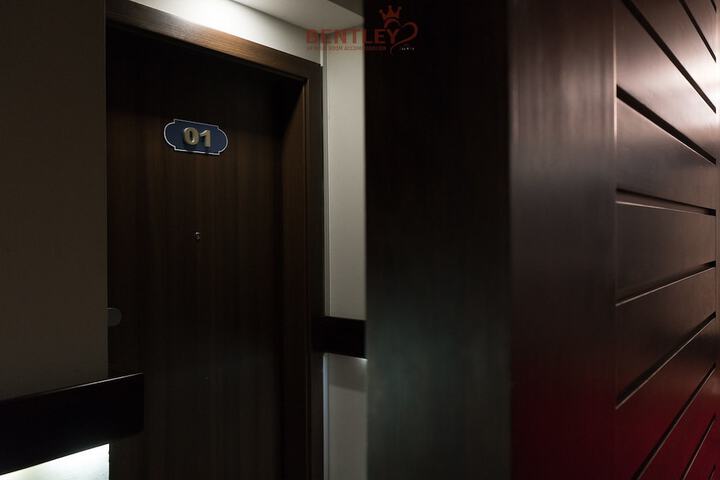 Room 10 of 37