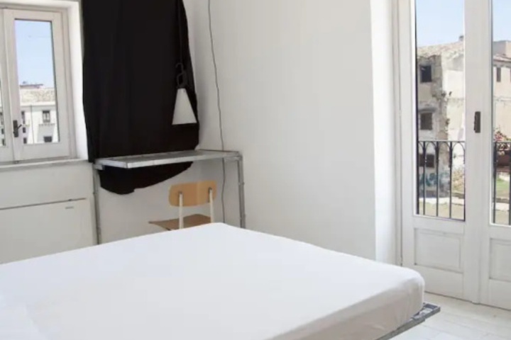 Room 3 of 10