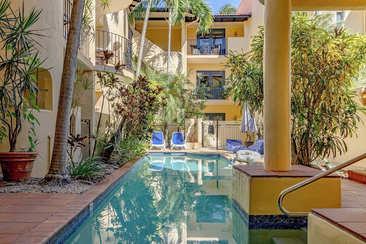 Pool Hotel
