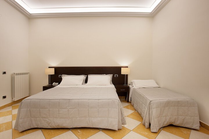 Room 6 of 35