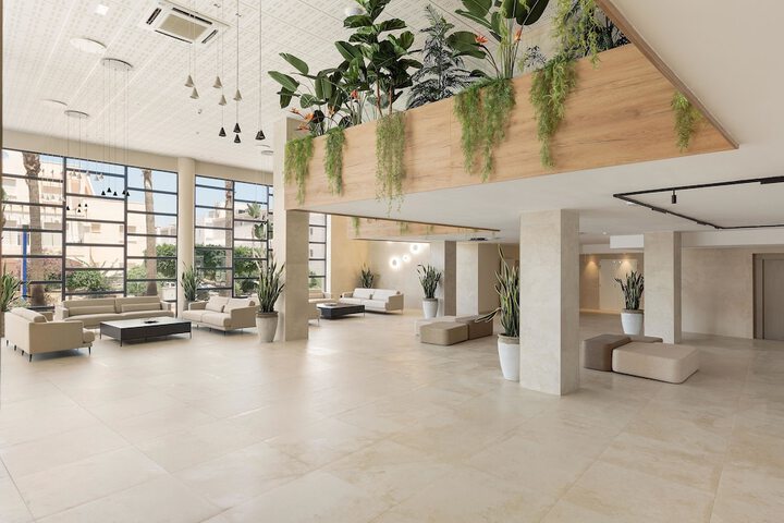 Entrance & Lobby