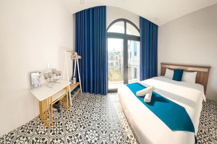 Room 3 of 24
