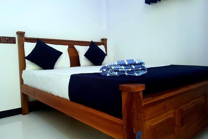 Room 2 of 6