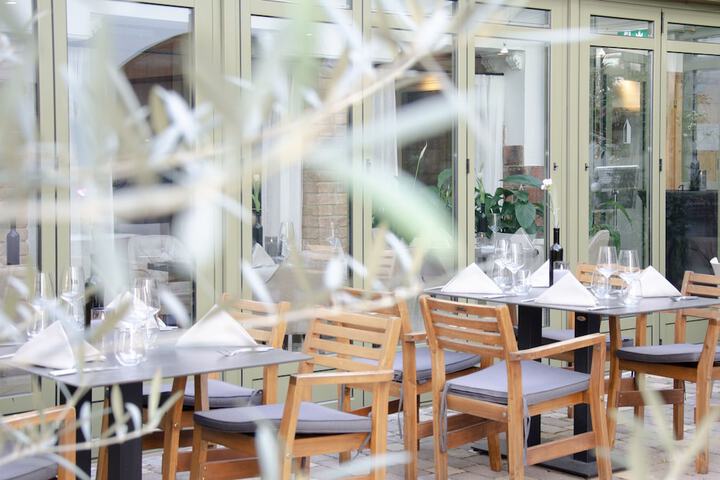 Dining 42 of 73
