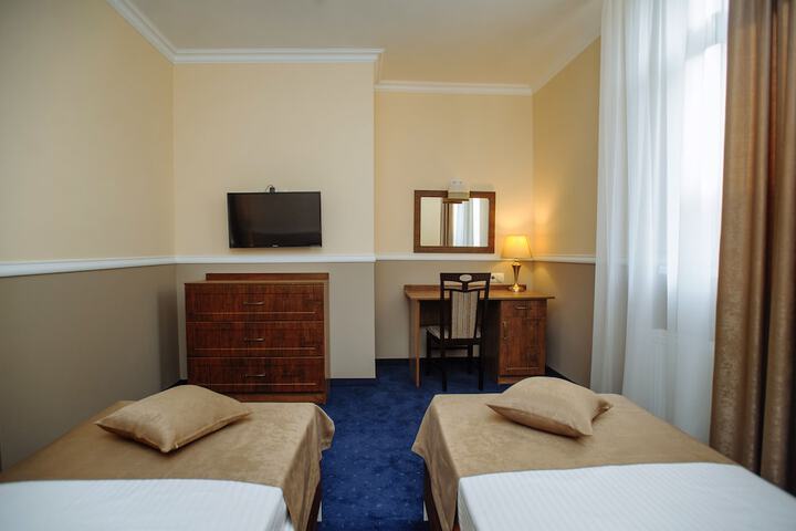 Room 11 of 50