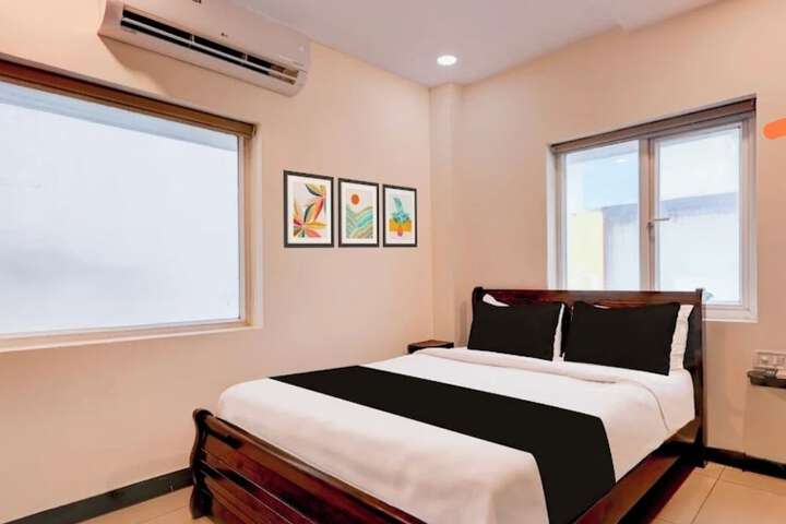 Room 4 of 11