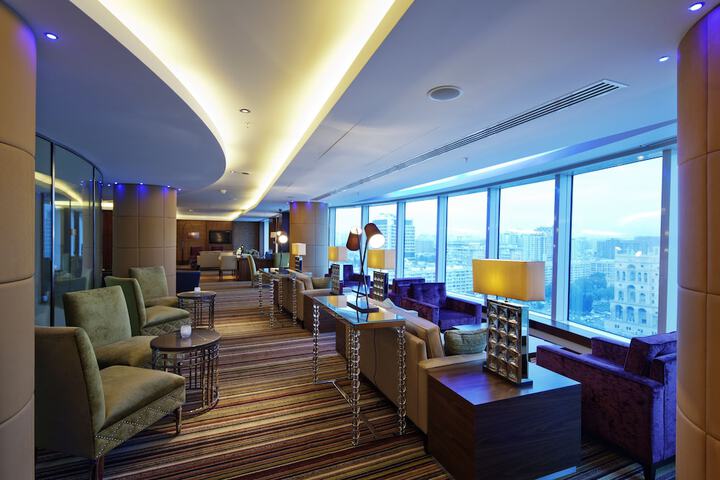 Lounge 122 of 130