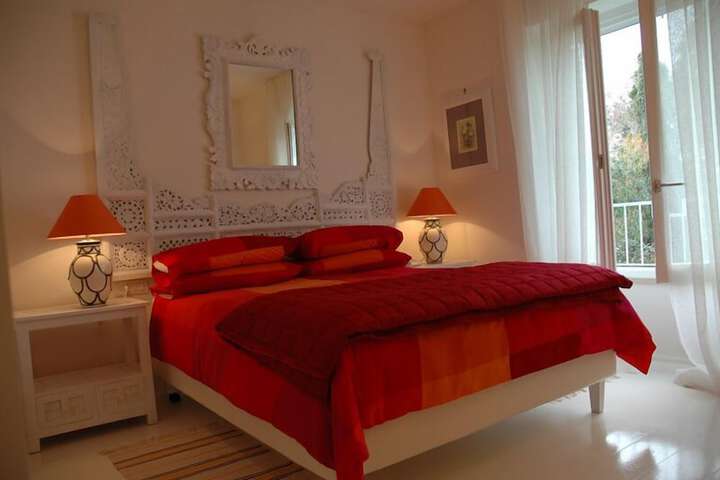 Room 10 of 65