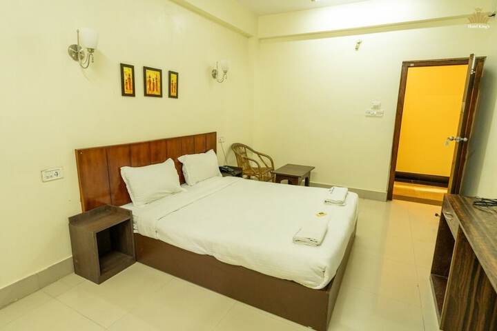 Room 8 of 20