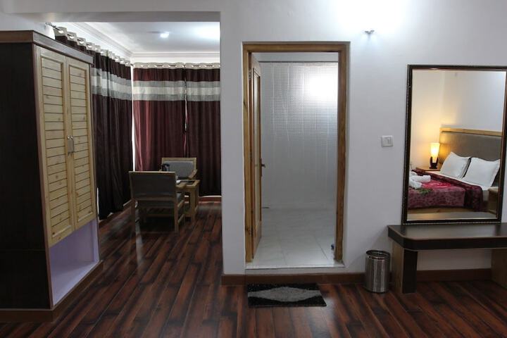 Room 5 of 37