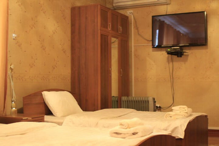 Room 10 of 30