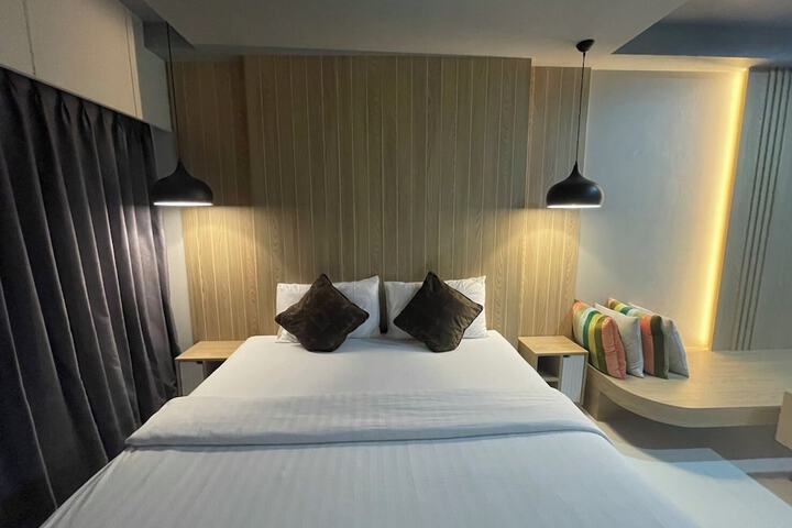 Room 12 of 101