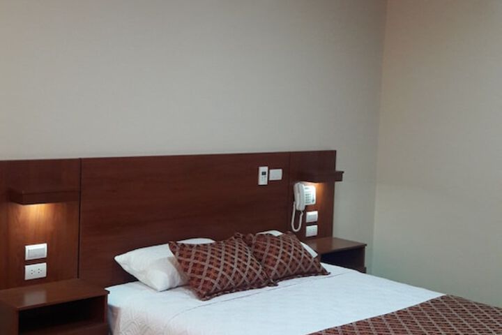 Room 6 of 47