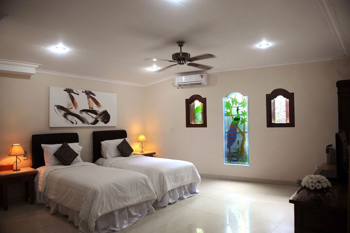 Room 4 of 92