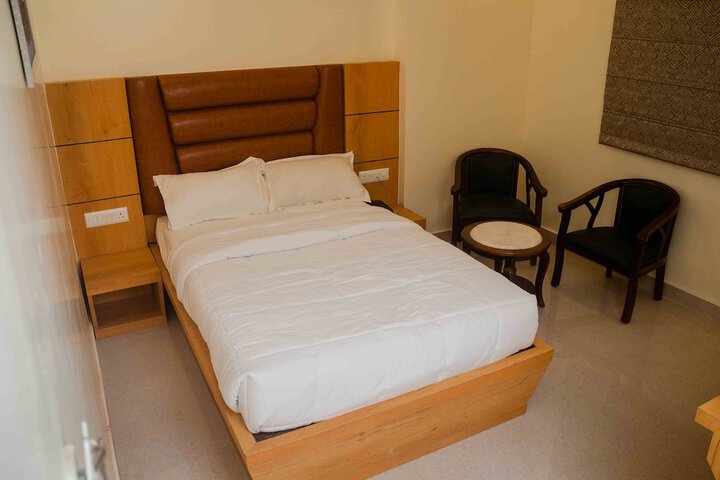 Room 16 of 27