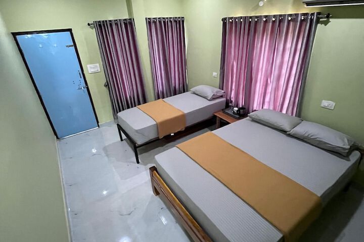Room 2 of 6