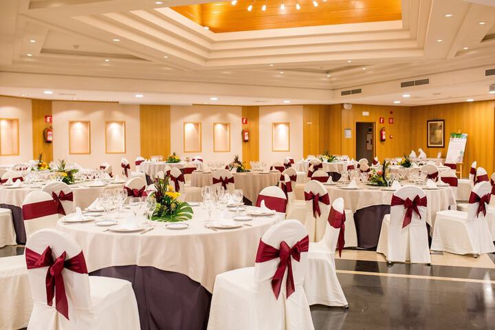 Ballroom/Hall 52 of 78