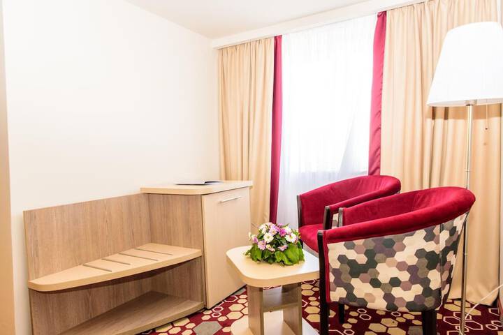 Room 18 of 42