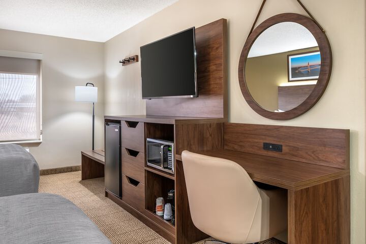 2 Queen Beds (9 of 9)