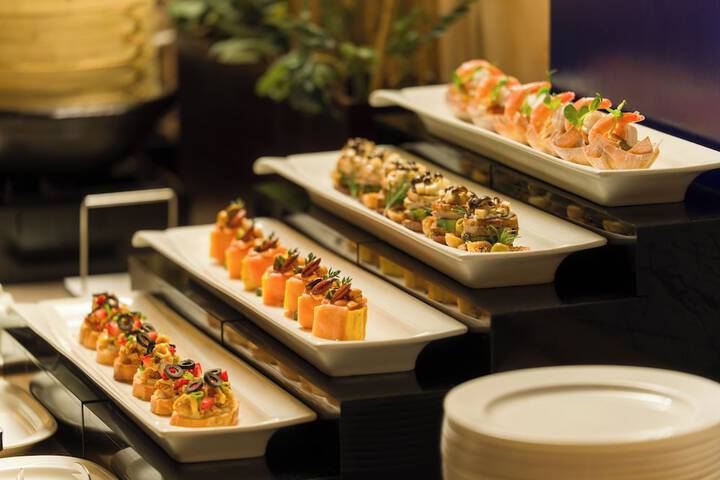 Dining 45 of 105
