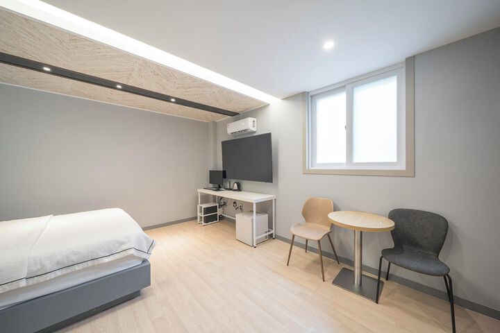 Room 21 of 58