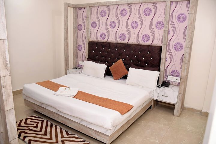 Room 7 of 25