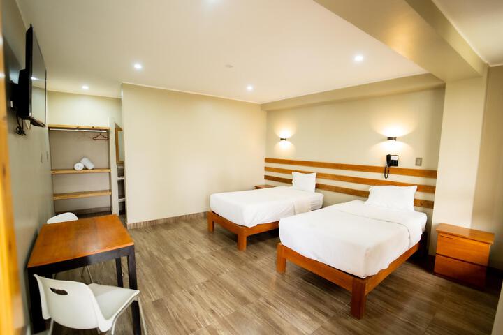 Room 6 of 9