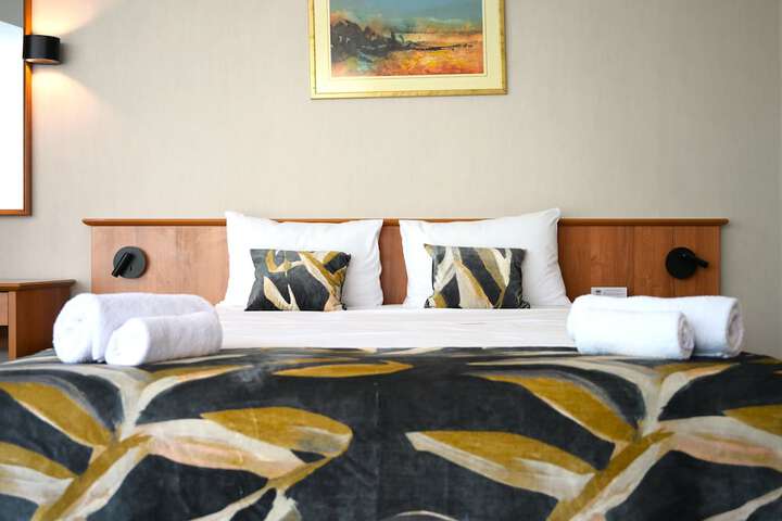 Room 4 of 24