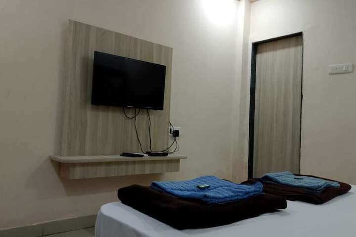 Room 2 of 11