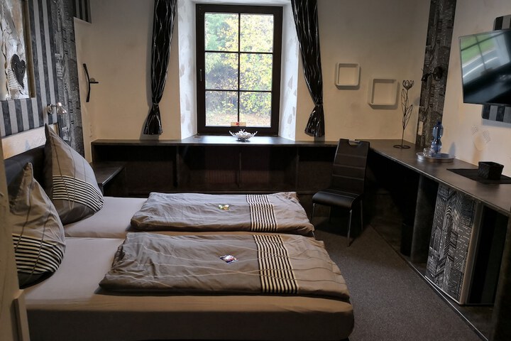 Room 8 of 73