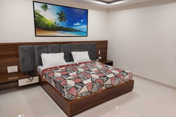 Room 6 of 22