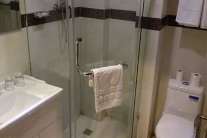 Room 10 of 15