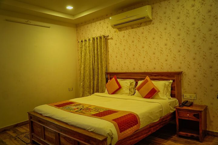 Room 13 of 54