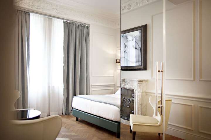 Room 12 of 65
